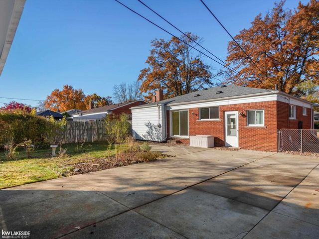 24410 Loretta, Warren, MI 48091