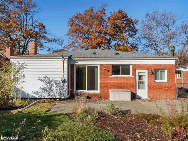 24410 Loretta, Warren, MI 48091