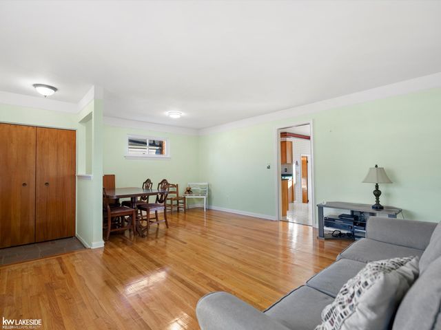 24410 Loretta, Warren, MI 48091