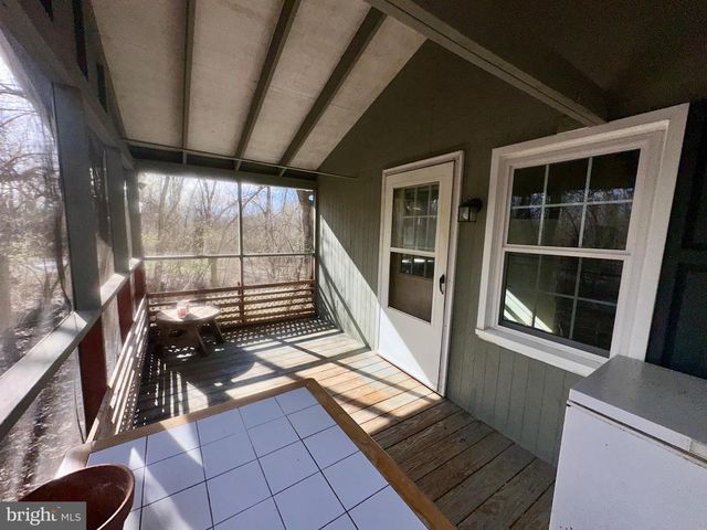 1336 OLD WINCHESTER RD, Boyce, VA 22620