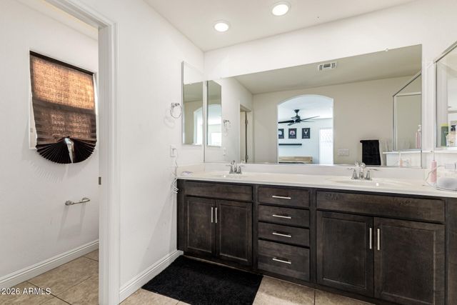 5058 S CHASSIS --, Mesa, AZ 85212