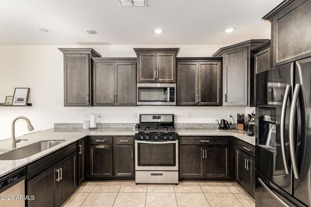 5058 S CHASSIS --, Mesa, AZ 85212