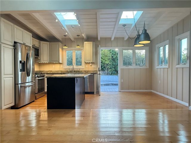 615 Saint Anns, Laguna Beach, CA 92651
