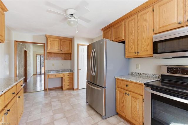 2029 Carolina RD, Chesapeake, VA 23322