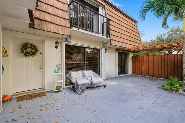 9142 SW 23rd Street D, Davie, FL 33324