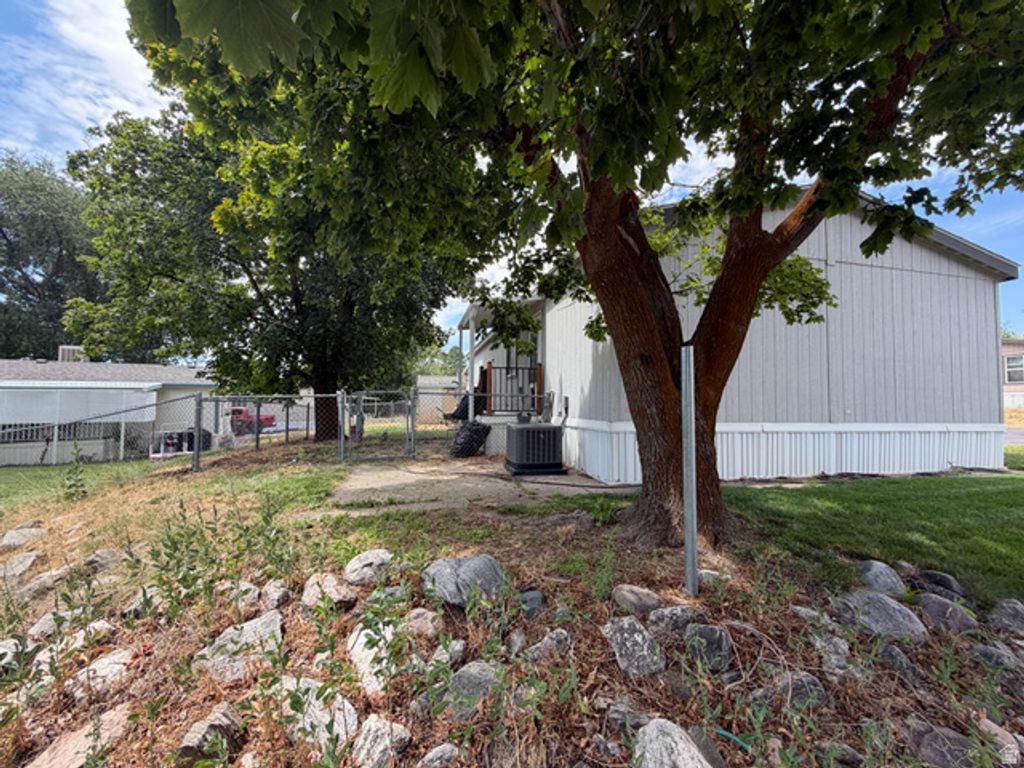 55 N SUNSET DR #55, Layton, UT 84041 — photo 4