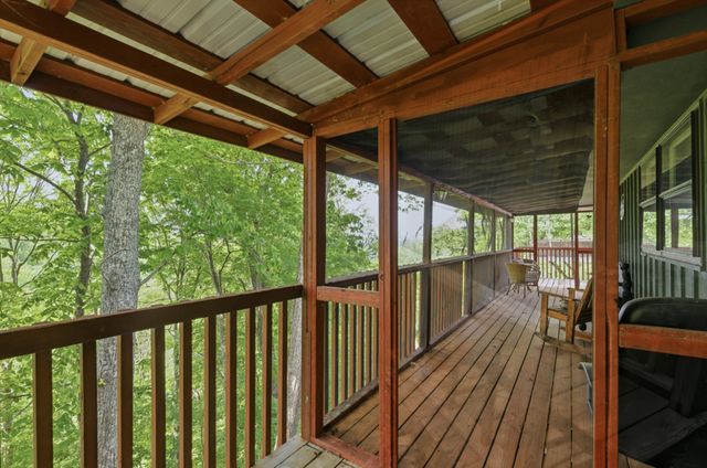 241 Nautilus Pt, Silver Point, TN 38582