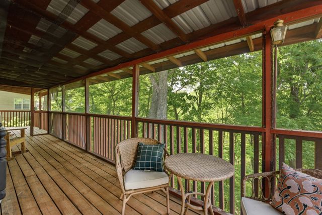 241 Nautilus Pt, Silver Point, TN 38582