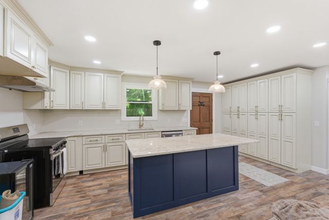 241 Nautilus Pt, Silver Point, TN 38582