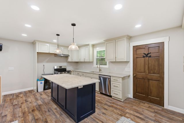 241 Nautilus Pt, Silver Point, TN 38582