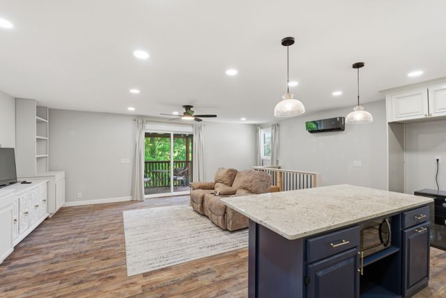 241 Nautilus Pt, Silver Point, TN 38582