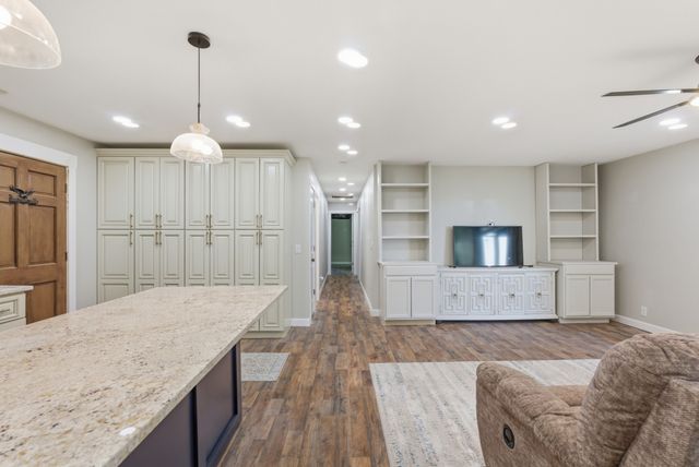 241 Nautilus Pt, Silver Point, TN 38582