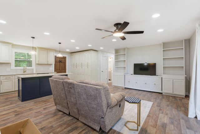 241 Nautilus Pt, Silver Point, TN 38582