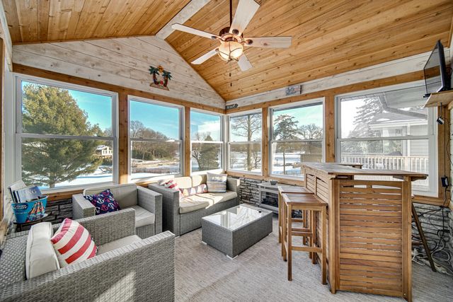 2393 Four Seasons Pkwy, Crown Point, IN 46307