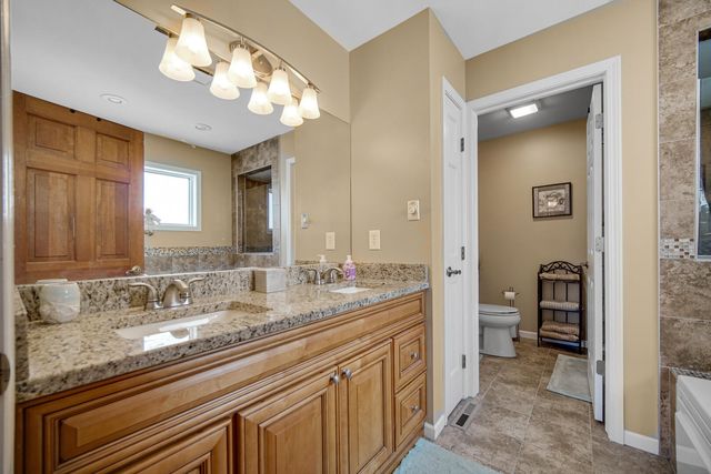 2393 Four Seasons Pkwy, Crown Point, IN 46307