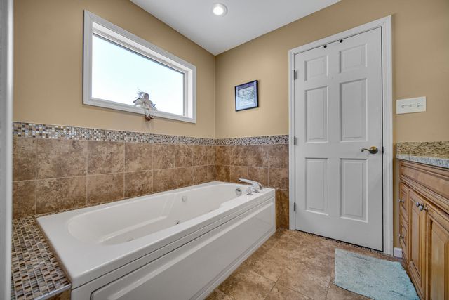 2393 Four Seasons Pkwy, Crown Point, IN 46307