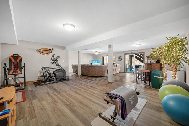 2393 Four Seasons Pkwy, Crown Point, IN 46307