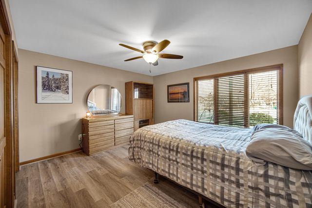 2393 Four Seasons Pkwy, Crown Point, IN 46307