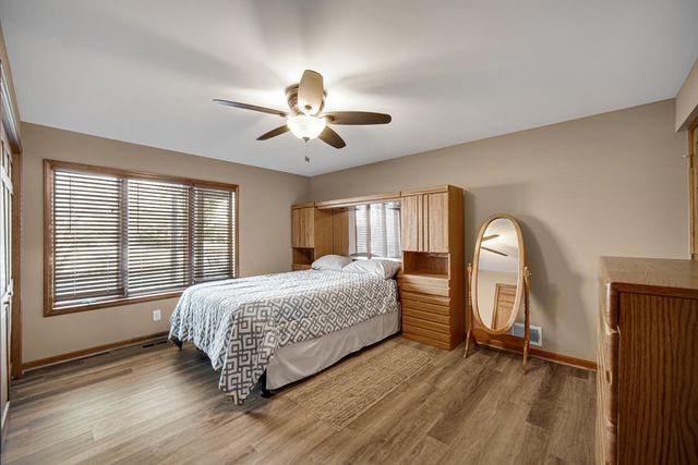 2393 Four Seasons Pkwy, Crown Point, IN 46307