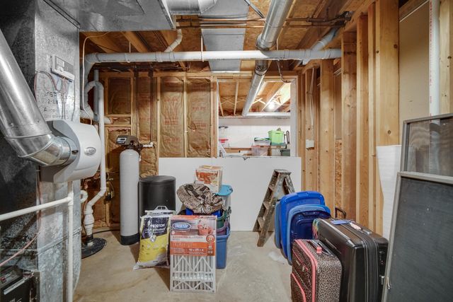 2393 Four Seasons Pkwy, Crown Point, IN 46307