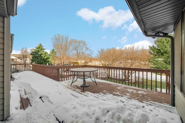 2393 Four Seasons Pkwy, Crown Point, IN 46307