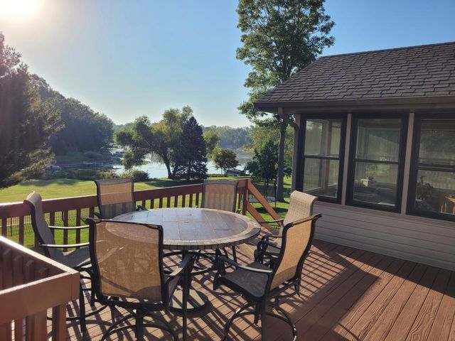 2393 Four Seasons Pkwy, Crown Point, IN 46307