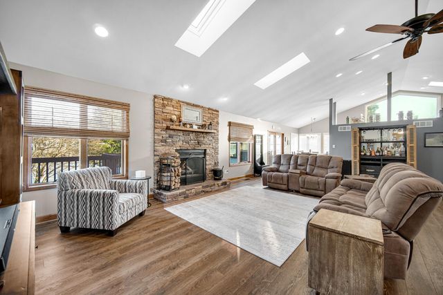 2393 Four Seasons Pkwy, Crown Point, IN 46307