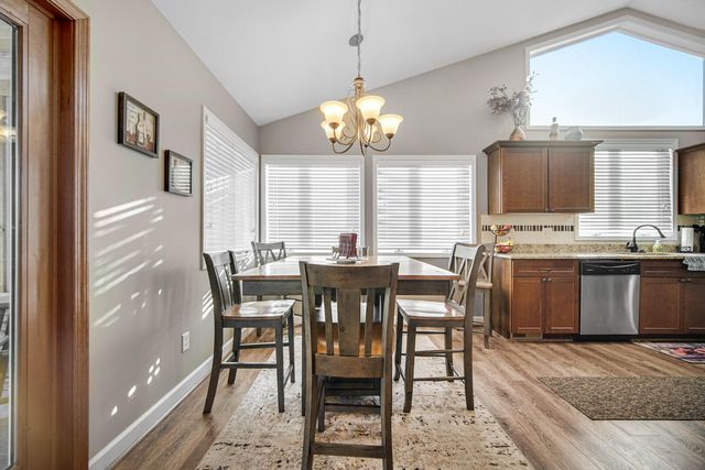 2393 Four Seasons Pkwy, Crown Point, IN 46307