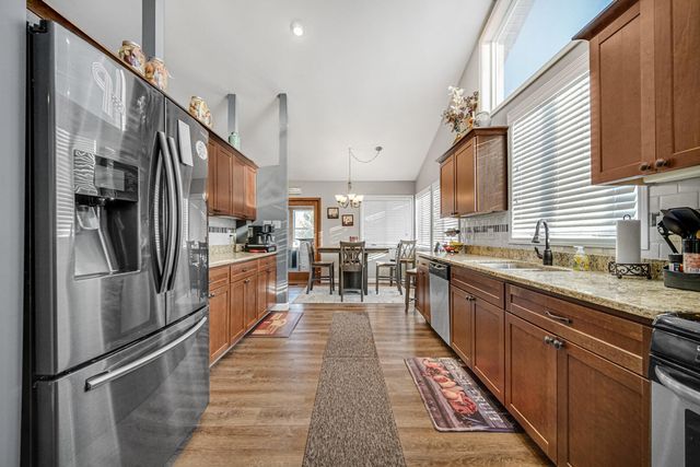 2393 Four Seasons Pkwy, Crown Point, IN 46307