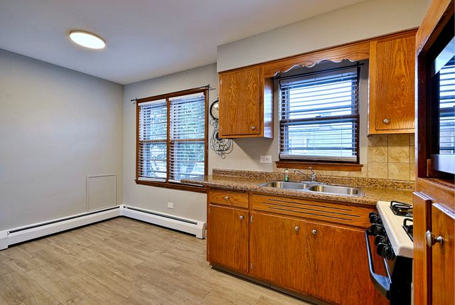 7610 W Belmont Avenue 2N, Chicago, IL 60634