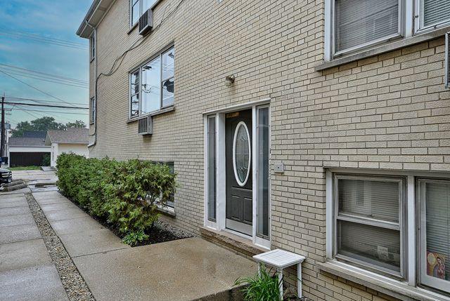7610 W Belmont Avenue 2N, Chicago, IL 60634