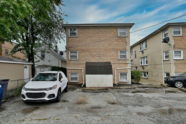 7610 W Belmont Avenue 2N, Chicago, IL 60634
