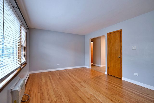 7610 W Belmont Avenue 2N, Chicago, IL 60634