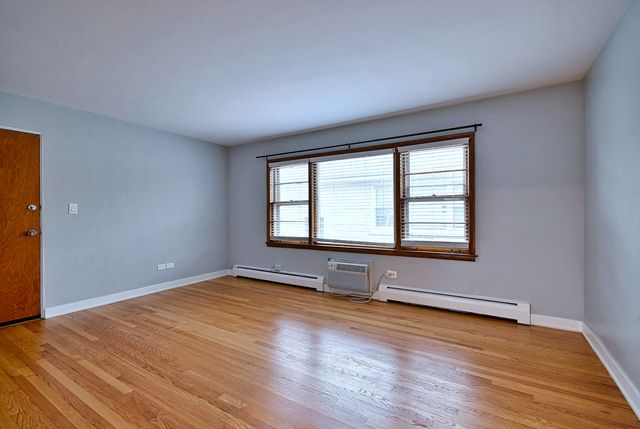 7610 W Belmont Avenue 2N, Chicago, IL 60634