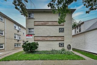 7610 W Belmont Avenue 2N, Chicago, IL 60634