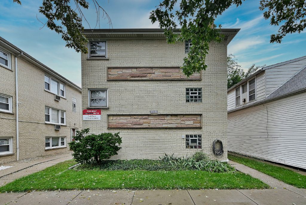 7610 W Belmont Avenue 2N, Chicago, IL 60634