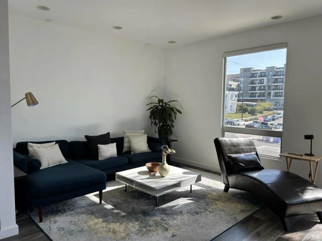 2064 2nd Avenue, San Diego, CA 92101