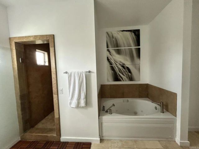 2064 2nd Avenue, San Diego, CA 92101