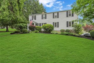 38 Circle Dr, Brighton Twp, PA 15009