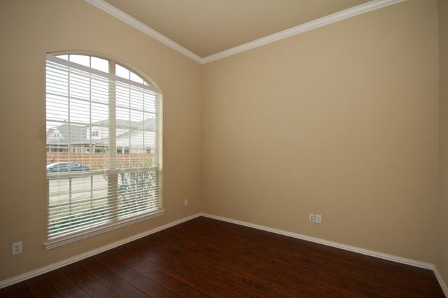 404 Hummingbird Drive, Little Elm, TX 75068