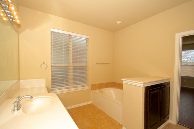 404 Hummingbird Drive, Little Elm, TX 75068