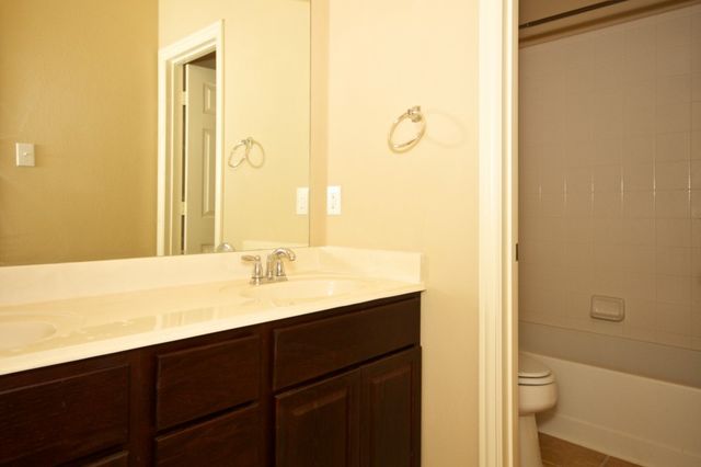404 Hummingbird Drive, Little Elm, TX 75068