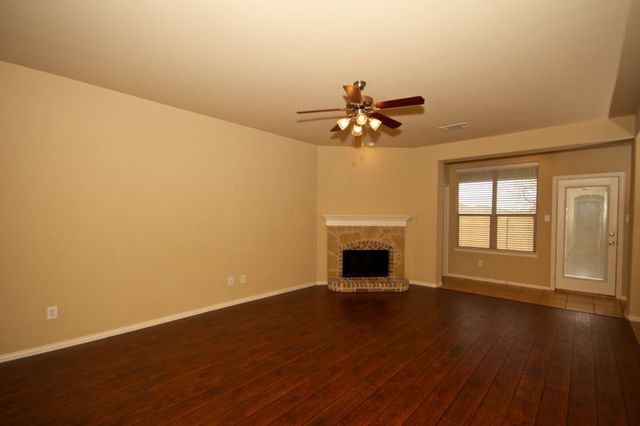 404 Hummingbird Drive, Little Elm, TX 75068