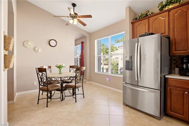 2621 Brightside CT, Cape Coral, FL 33991