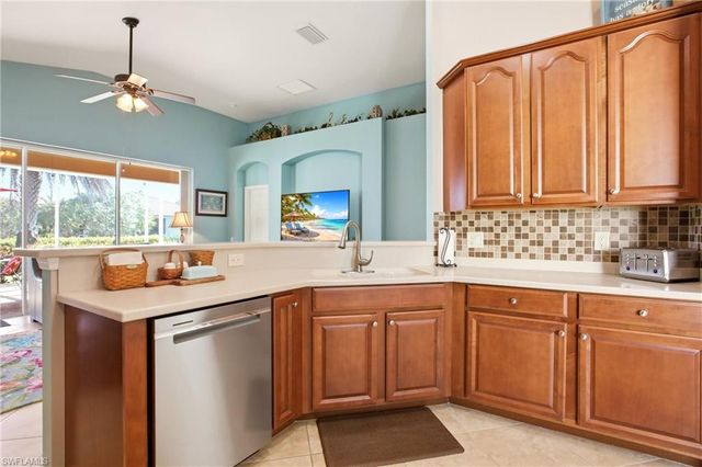 2621 Brightside CT, Cape Coral, FL 33991