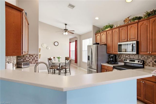 2621 Brightside CT, Cape Coral, FL 33991
