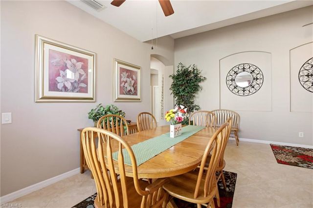 2621 Brightside CT, Cape Coral, FL 33991
