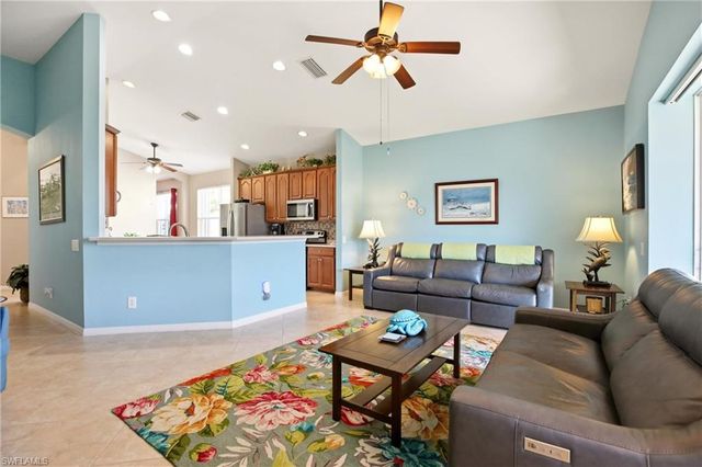 2621 Brightside CT, Cape Coral, FL 33991