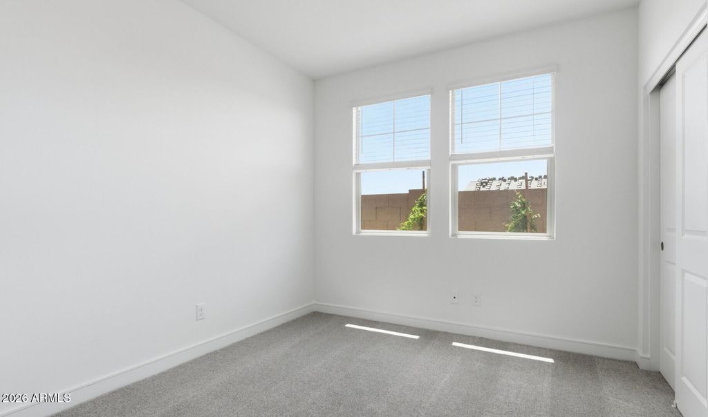 Image 14 of property listing at 7927 N 77th Avenue, Glendale, AZ 85303