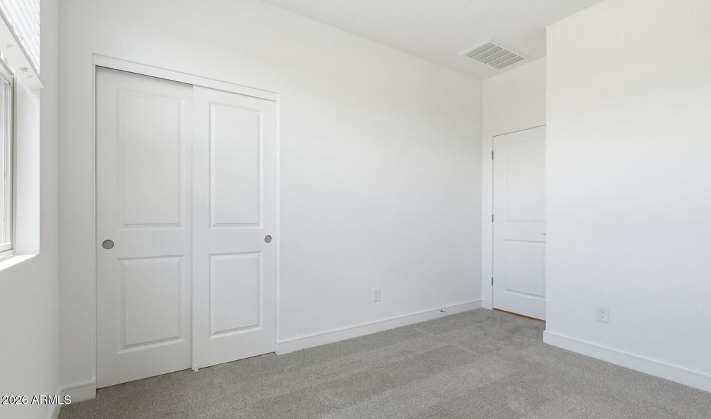 Image 15 of property listing at 7927 N 77th Avenue, Glendale, AZ 85303